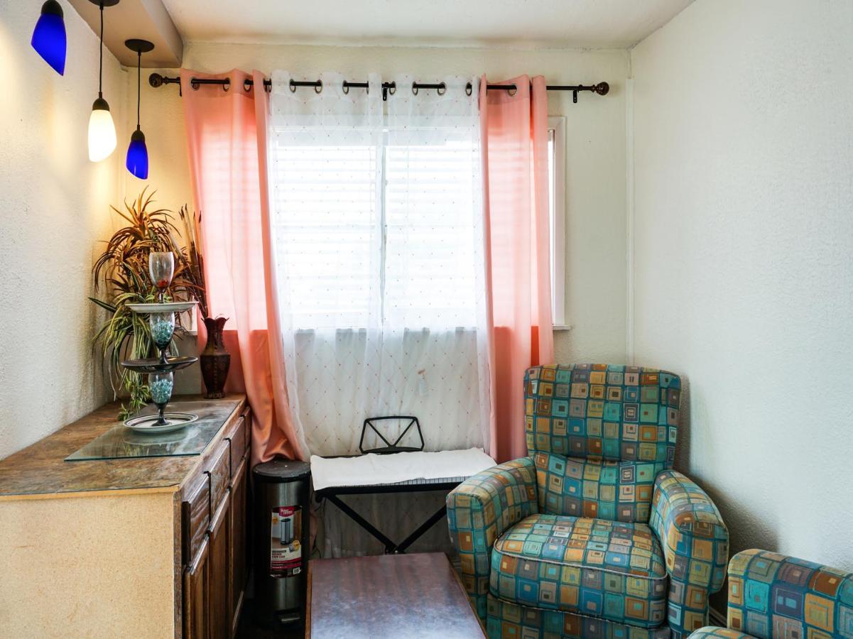 Oyo Hotel Austin Street Giddings エクステリア 写真