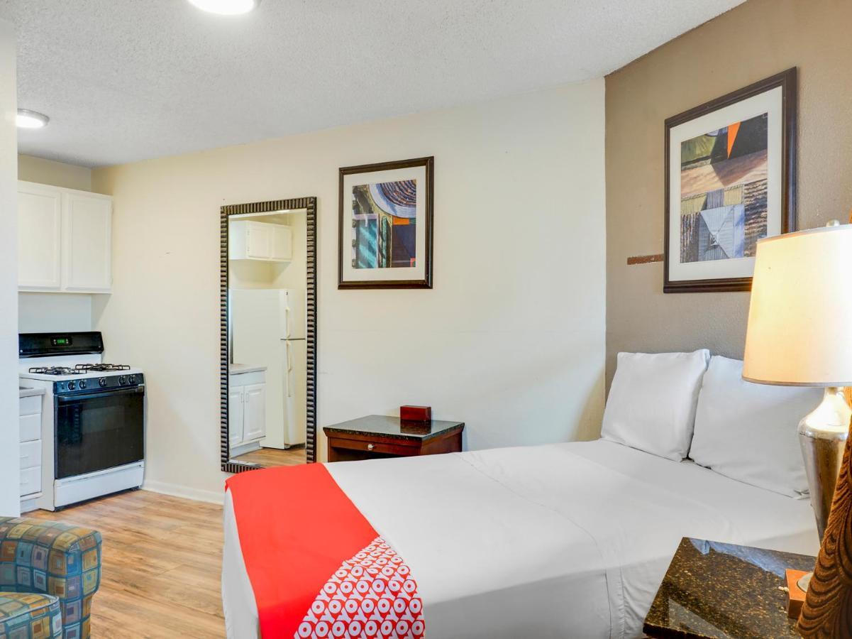 Oyo Hotel Austin Street Giddings エクステリア 写真