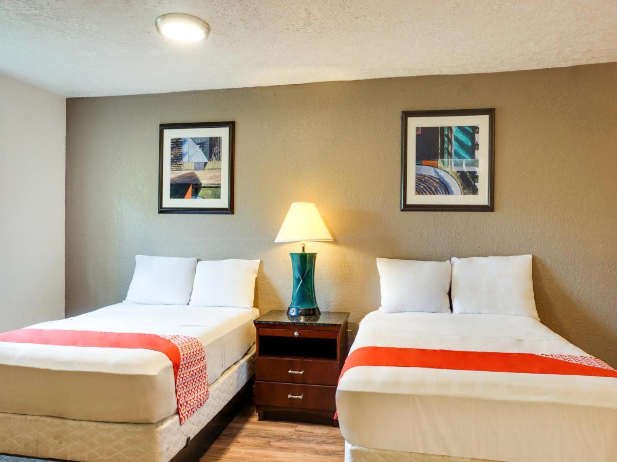 Oyo Hotel Austin Street Giddings エクステリア 写真